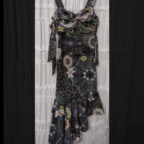 Dress - Picture 2 of 7